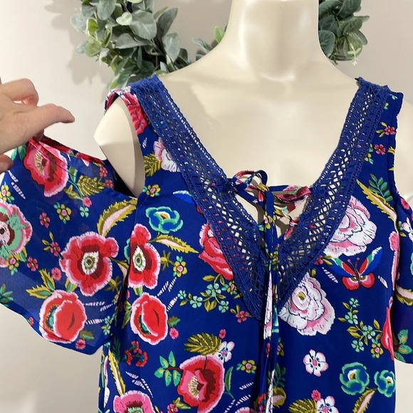 NWOT Jodi Kristopher Blue Floral Cold Shoulder Shift Dress M - Picture 2 of 15